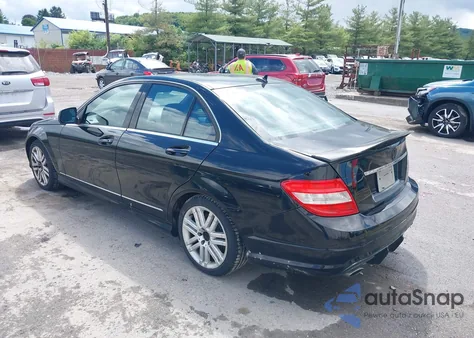 2008 Mercedes-Benz C 300 3.0L Luxury/Sport 4Matic z USA, uszkodzony, nr VIN WDDGF81X98F172078